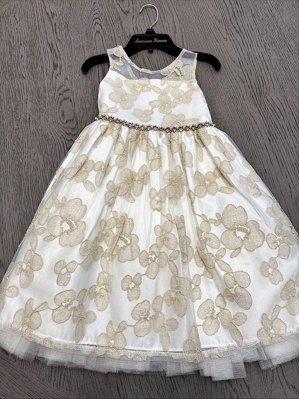 NWT Girls Floral Tulle Formal Dress in White & Gold